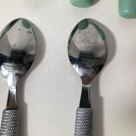 Vintage Cambridge Dinner Spoons Green Stainless Flatware Plastic Handle 7 TBS, 5 - Picture 4 of 6